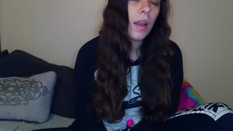 Snapshot of miss_sunshine01 chatting on September 25, 1:59 pm Bella online show from September 25, 1:59 pm