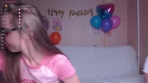 Snapshot of miss_sweetbb chatting on December 3, 2:47 am Bella online show from December 3, 2:47 am