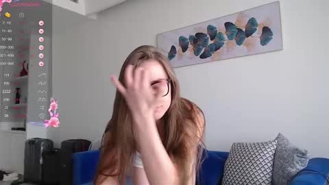 Snapshot of miss_sweetbb chatting on February 22, 3:01 am Bella online show from February 22, 3:01 am