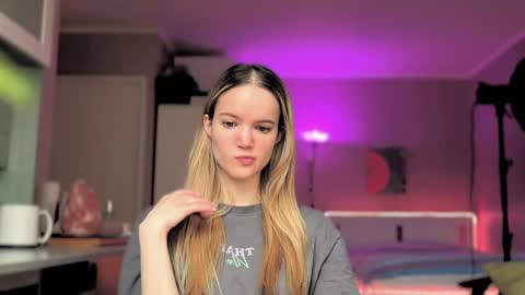 Emily online show from December 26, 9:22 am