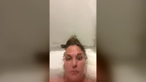 Snapshot of miss_tree996 chatting on July 3, 6:09 am miss_tree996 online show from July 3, 6:09 am