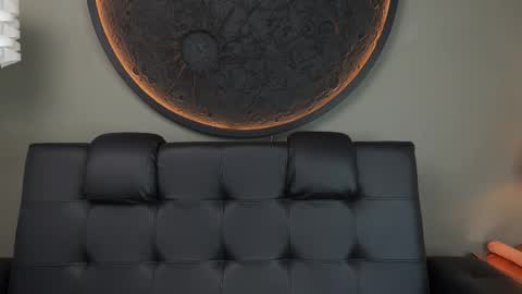 Vaiolette online show from November 11, 11:10 am