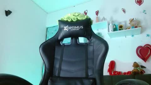 hanna    online show from February 20, 1:46 am