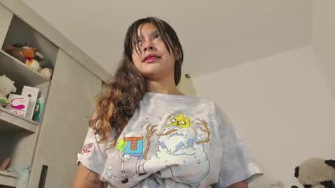 hanna    online show from May 8, 1:33 am