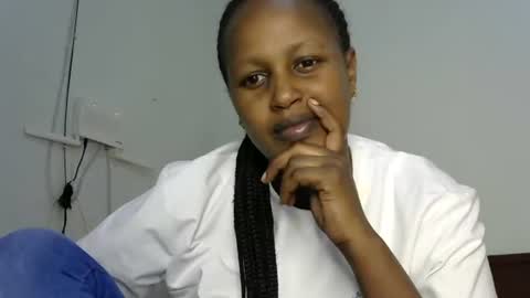 Snapshot of miss_vall chatting on December 31, 1:19 pm miss_vall online show from December 31, 1:19 pm