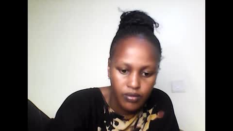 Snapshot of miss_vall chatting on October 16, 7:20 am miss_vall online show from October 16, 7:20 am