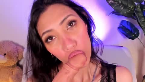 Miss Veronica online show from May 5, 1:19 pm