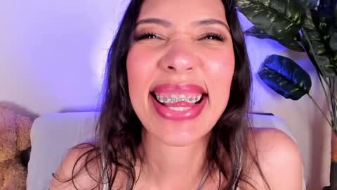 Snapshot of miss_veronica2 chatting on May 13, 1:30 pm Miss Veronica online show from May 13, 1:30 pm
