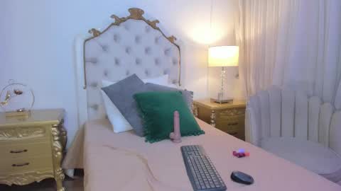 Snapshot of miss_vivienne chatting on November 26, 3:51 am miss vivienne online show from November 26, 3:51 am