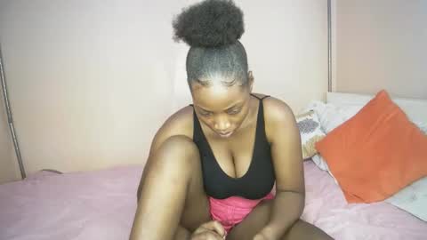 Snapshot of miss_worldfire chatting on May 12, 10:56 am miss_worldfire online show from May 12, 10:56 am