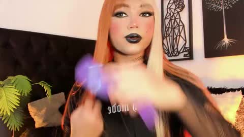 Snapshot of miss_zz chatting on September 16, 6:20 pm miss_zz online show from September 16, 6:20 pm