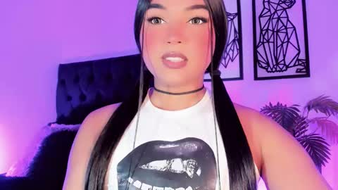 miss_zz online show from November 25, 6:30 pm