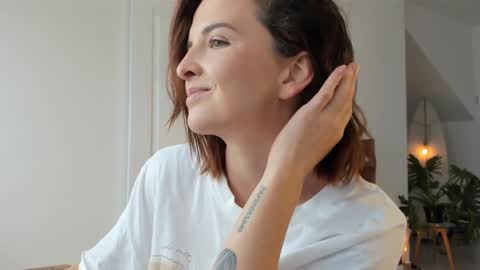 Alexandra Thorn online show from March 1, 9:11 am