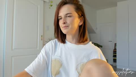 Snapshot of missalexthorn chatting on April 7, 10:37 am Alexandra Thorn online show from April 7, 10:37 am
