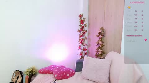 Snapshot of missangeldust chatting on May 25, 12:44 pm missangeldust online show from May 25, 12:44 pm