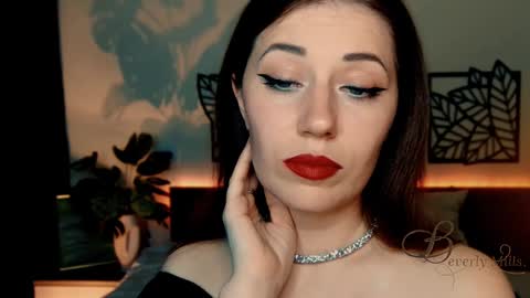 The divine Beverly online show from December 12, 6:42 pm