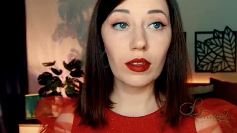 The divine Beverly online show from December 15, 9:20 pm