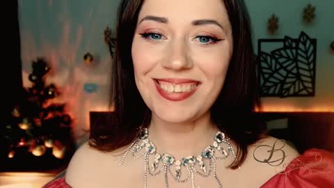 The divine Beverly online show from December 25, 8:17 pm