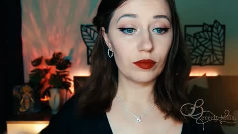 The divine Beverly online show from February 1, 7:34 pm