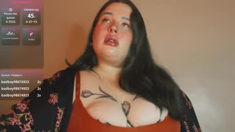 Snapshot of missbika chatting on November 4, 5:23 pm Miss Bika online show from November 4, 5:23 pm