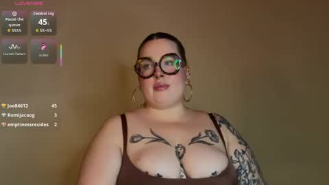 Snapshot of missbika chatting on July 29, 12:09 am Miss Bika online show from July 29, 12:09 am