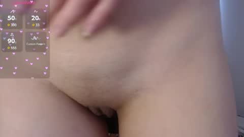 Snapshot of missbunny_mrsrabbit chatting on June 8, 1:55 pm Sara online show from June 8, 1:55 pm