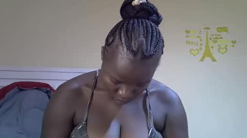 Snapshot of misscandy352_ chatting on May 5, 5:04 am misscandy352_ online show from May 5, 5:04 am