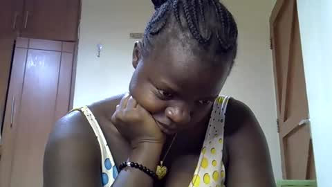 Snapshot of misscandy352_ chatting on May 16, 1:54 pm misscandy352_ online show from May 16, 1:54 pm