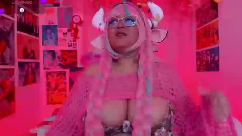 Snapshot of misscurvytop chatting on October 26, 1:11 am Vane online show from October 26, 1:11 am