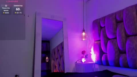 dahlia online show from October 8, 1:31 pm