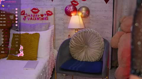 D A N A online show from February 14, 11:45 pm