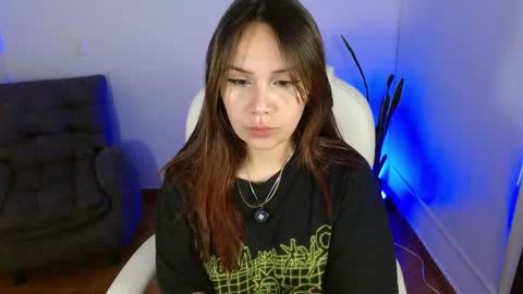 Snapshot of missdaphnee chatting on October 19, 3:01 pm Daphne online show from October 19, 3:01 pm