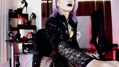 Missdarklady online show from July 23, 1:58 am