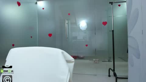 Snapshot of missdominna chatting on May 14, 2:51 am Miss Domina online show from May 14, 2:51 am