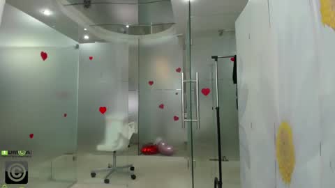 Snapshot of missdominna chatting on June 4, 2:50 am Miss Domina online show from June 4, 2:50 am