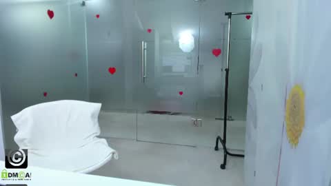 Snapshot of missdominna chatting on June 11, 2:53 am Miss Domina online show from June 11, 2:53 am