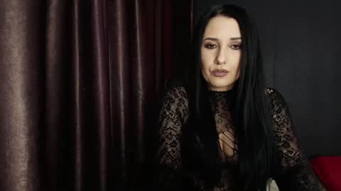 Miss online show from December 8, 8:58 pm