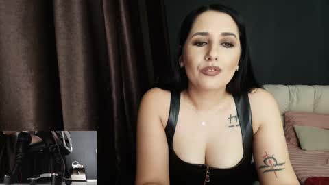 Miss online show from September 9, 9:36 pm