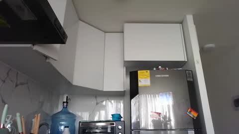 Snapshot of misselii chatting on February 21, 1:44 pm melodie online show from February 21, 1:44 pm