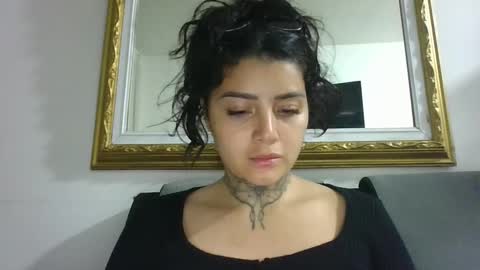 Snapshot of misselii chatting on February 24, 11:41 pm melodie online show from February 24, 11:41 pm