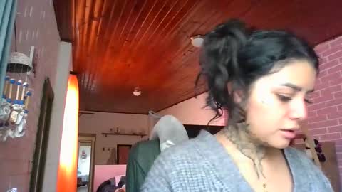 Snapshot of misselii chatting on November 14, 7:45 pm melodie online show from November 14, 7:45 pm