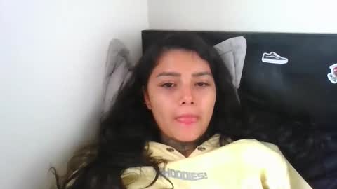 Snapshot of misselii chatting on November 19, 9:15 pm melodie online show from November 19, 9:15 pm