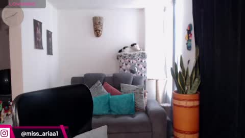 Emilie Diaz online show from May 6, 3:17 pm