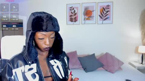 Emilie Diaz online show from May 26, 1:51 pm