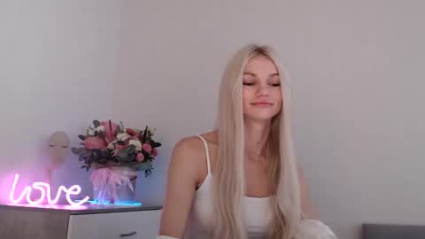 EMMA online show from December 3, 9:33 am