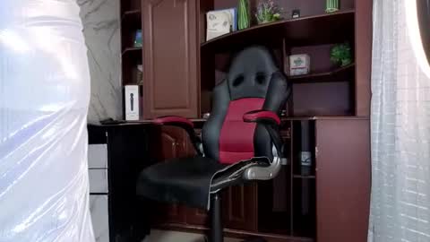 Escarlet online show from November 28, 2:47 am