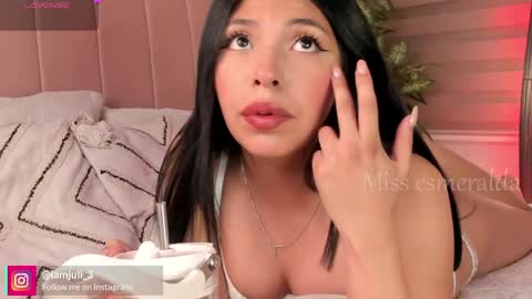 Snapshot of missesmeralda chatting on June 5, 11:43 pm Julieta Arboleda but i like call me esme online show from June 5, 11:43 pm