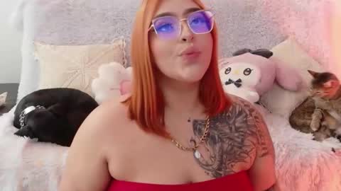 Snapshot of missevans_ chatting on April 19, 8:00 pm missevans_ online show from April 19, 8:00 pm