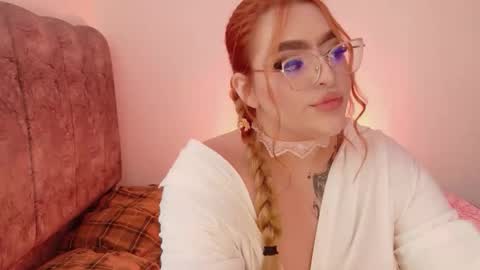 Snapshot of missevans_ chatting on June 9, 9:48 pm missevans_ online show from June 9, 9:48 pm