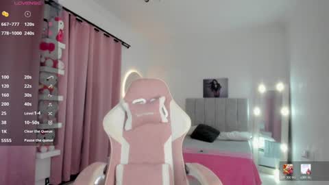 Snapshot of missgissel chatting on June 27, 4:45 pm Gisell Gigi online show from June 27, 4:45 pm